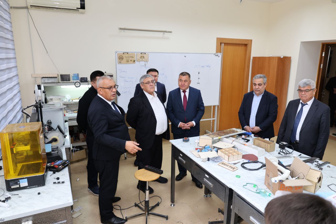 Toshkent arxitektura-qurilish universiteti rektori Baxrom Tulaganov Navoiy davlat konchilik va texnologiyalar universitetida bo‘lib o‘tgan “Muruntov” forumida faol ishtirok etdi